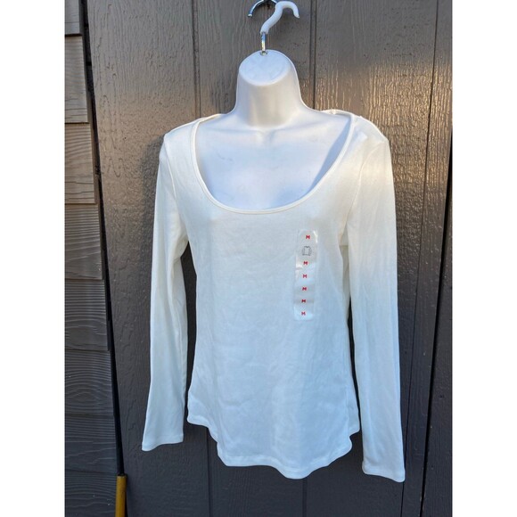 Old Navy Tops - NWT Old navy Women’s medium basic white long sleeve shirt.